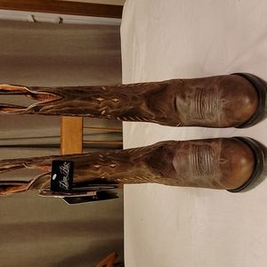 Womans Dan Post boots 7.0M